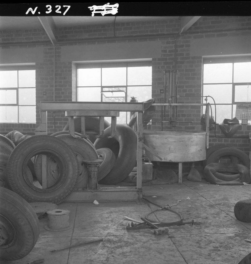 N327 Image showing construction of Melbourne City Council’s City Engineers Department garage and workshop on Green Street, North Melbourne