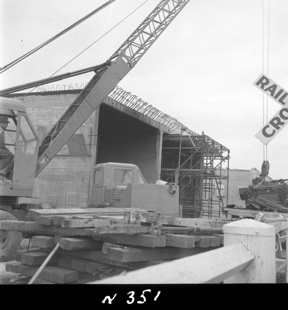 N351 Image showing construction of the Shepherd Bridge overpass