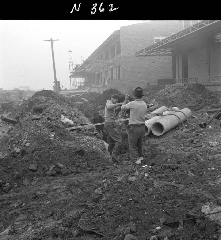 N362 Image showing construction of the Fish Market on Footscray Road