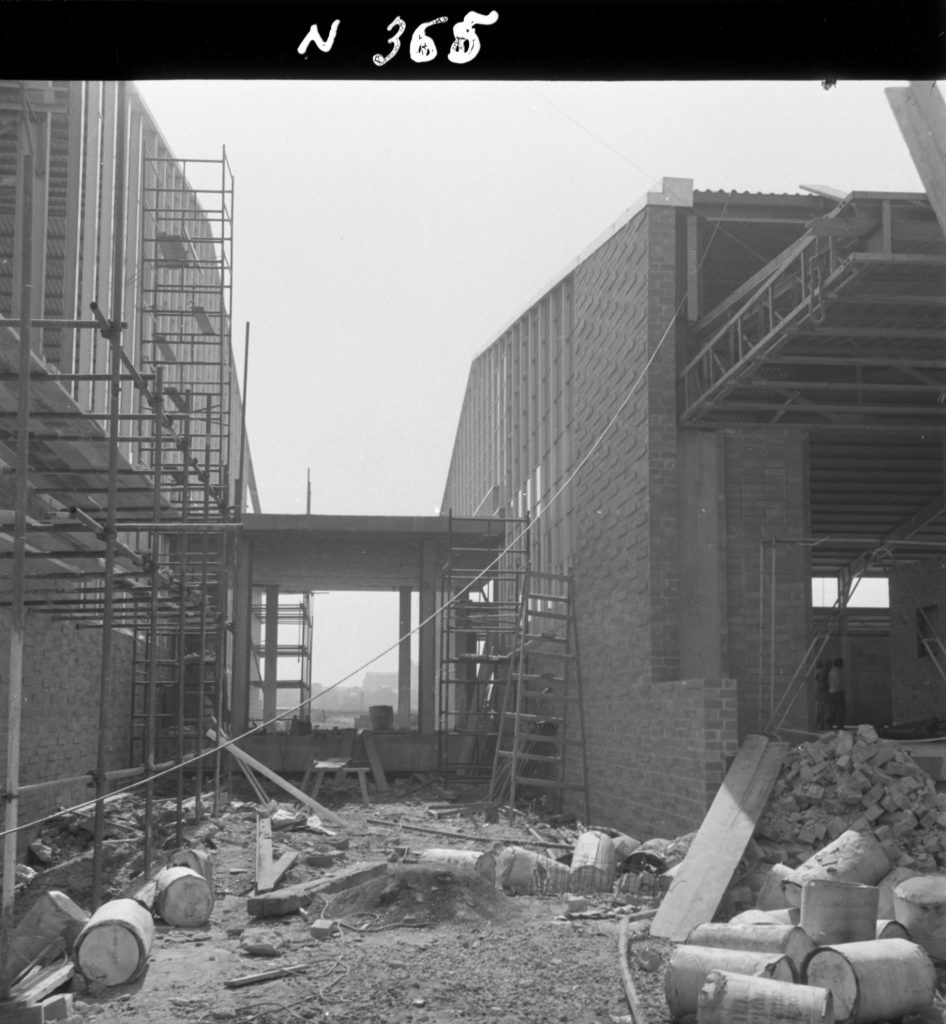 N365 Image showing construction of the Fish Market on Footscray Road