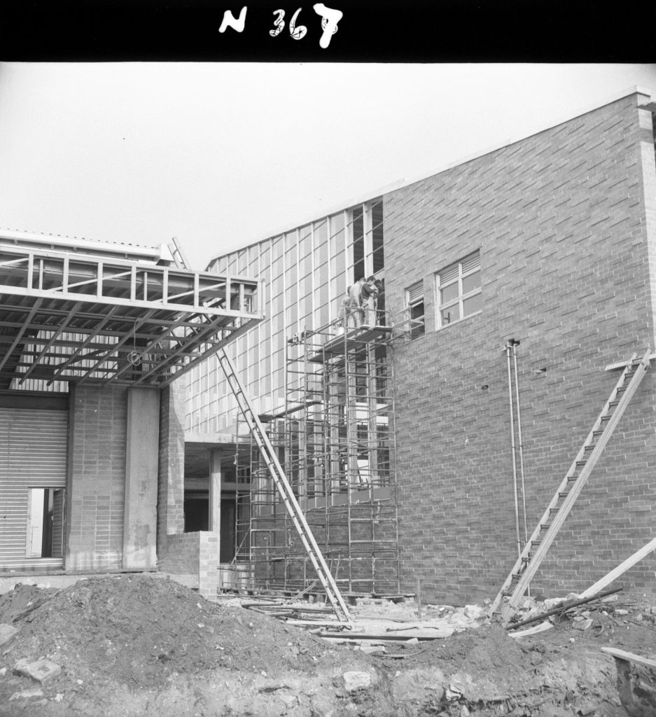 N367 Image showing construction of the Fish Market on Footscray Road