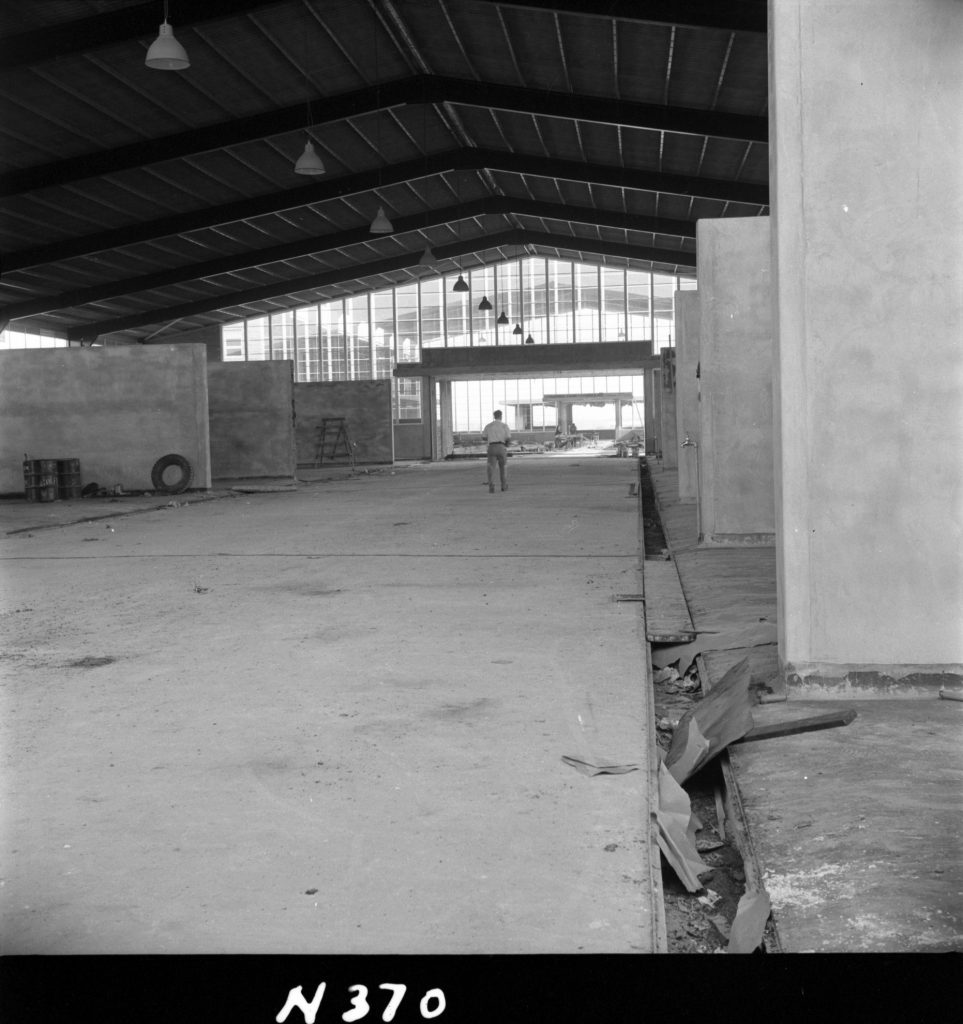 N370 Image showing construction of the Fish Market on Footscray Road