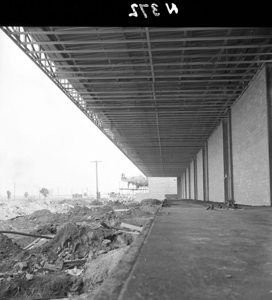 N372 Image showing construction of the Fish Market on Footscray Road