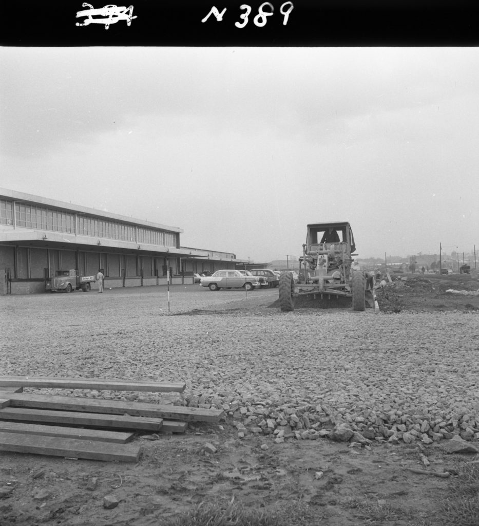 N389 Image showing grading of the parking area during construction of the Fish Market on Footscray Road