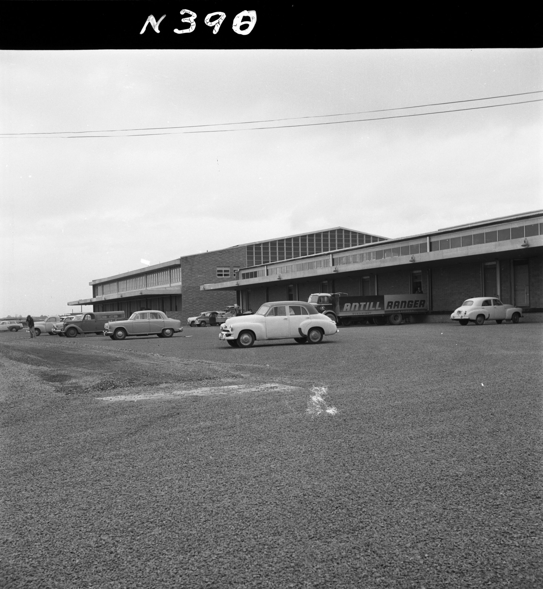N390 Image showing the parking area of the Fish Market on Footscray Road City Collection