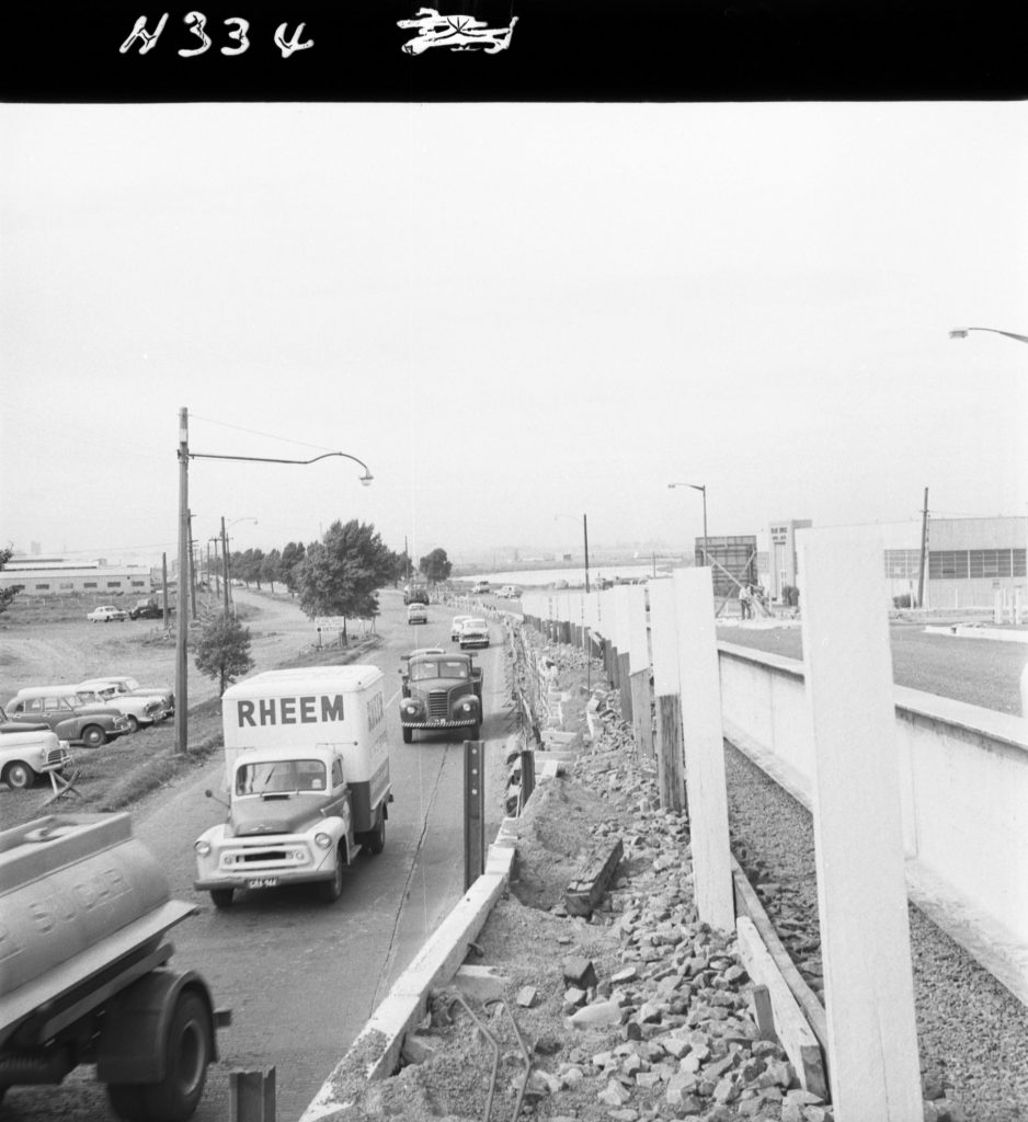 N334 Image showing a view of the old road from Shepherd Bridge