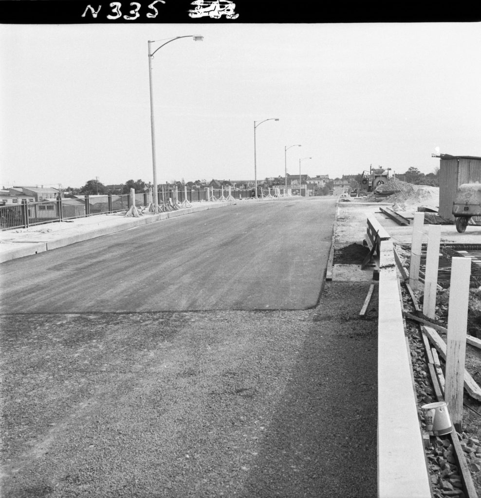 N335 Image showing a roadway on the newly-constructed Shepherd Bridge