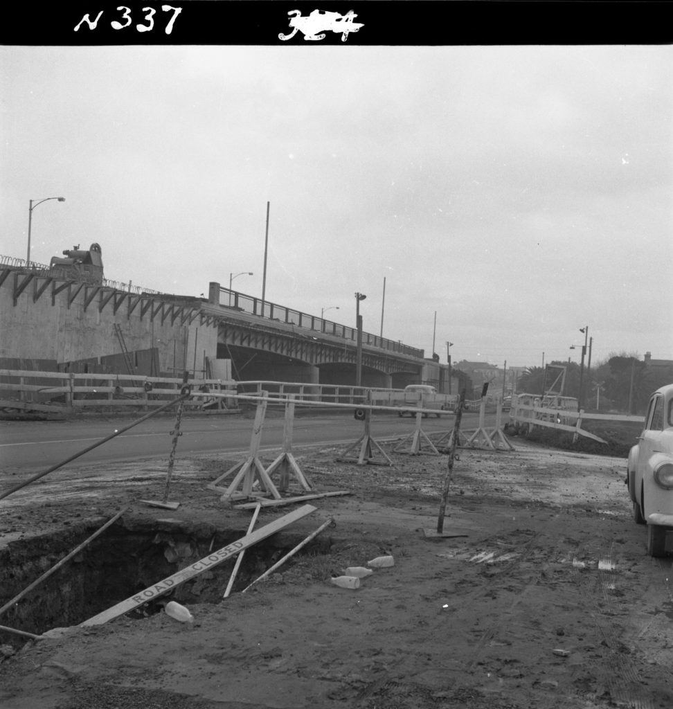 N337 Image showing construction of the Shepherd Bridge overpass