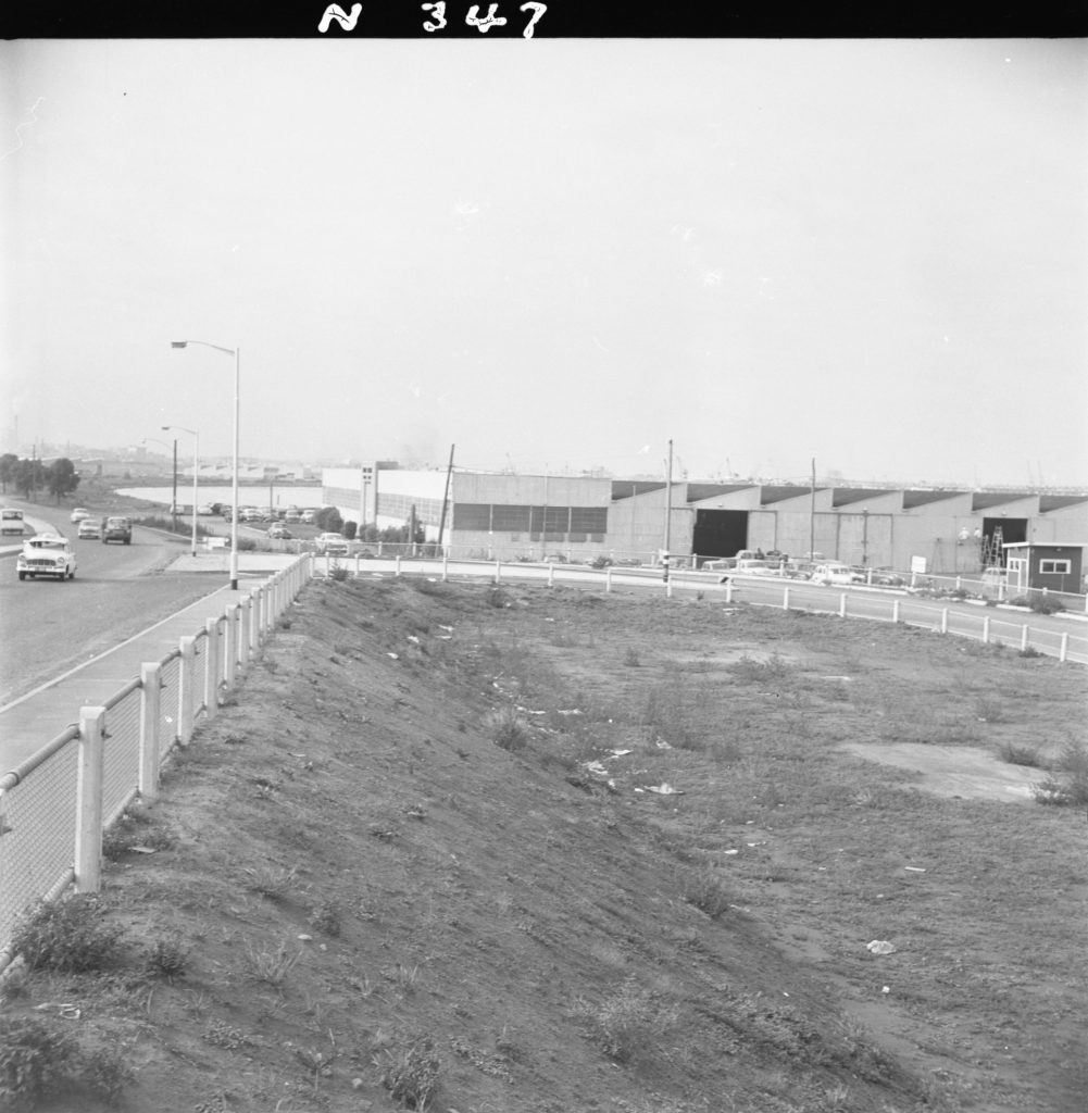 N347 Image showing embankment and a loop road, taken from the southside of Shepherd Bridge