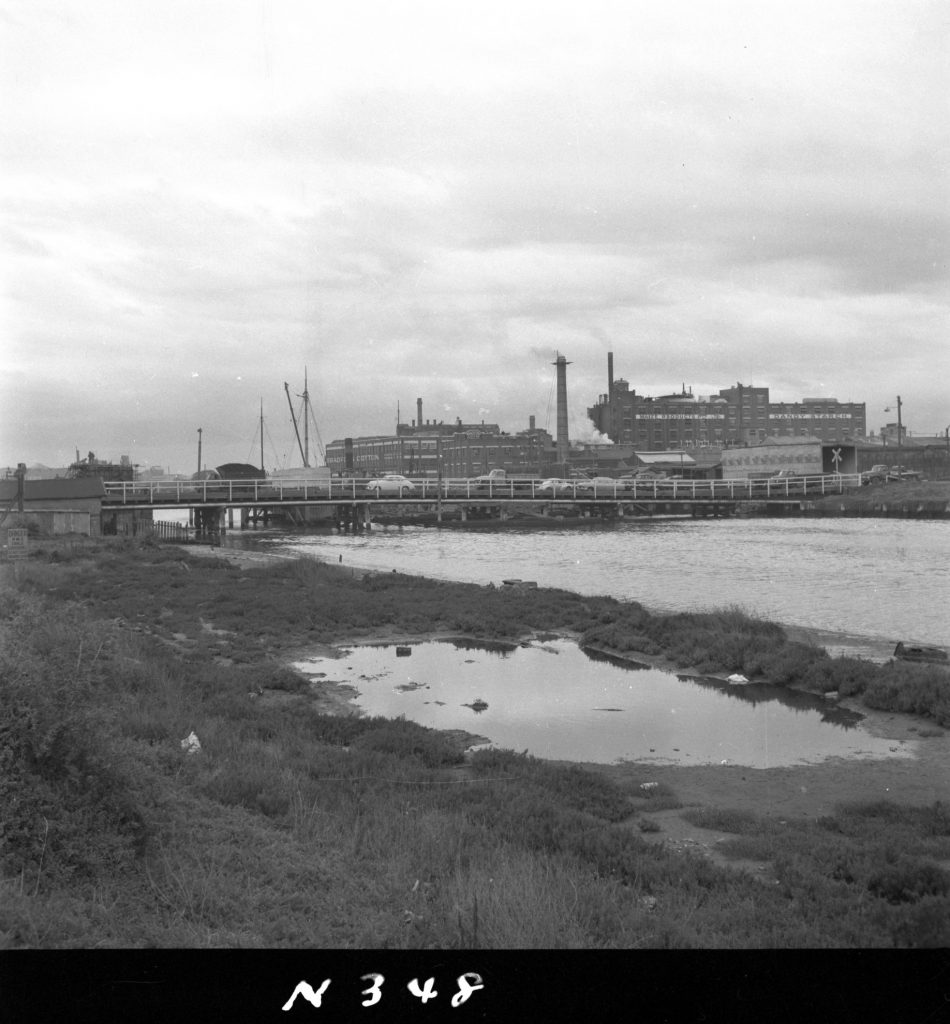 N348 Image showing a temporary wooden bridge during the construction of Shepherd Bridge on Napier Street