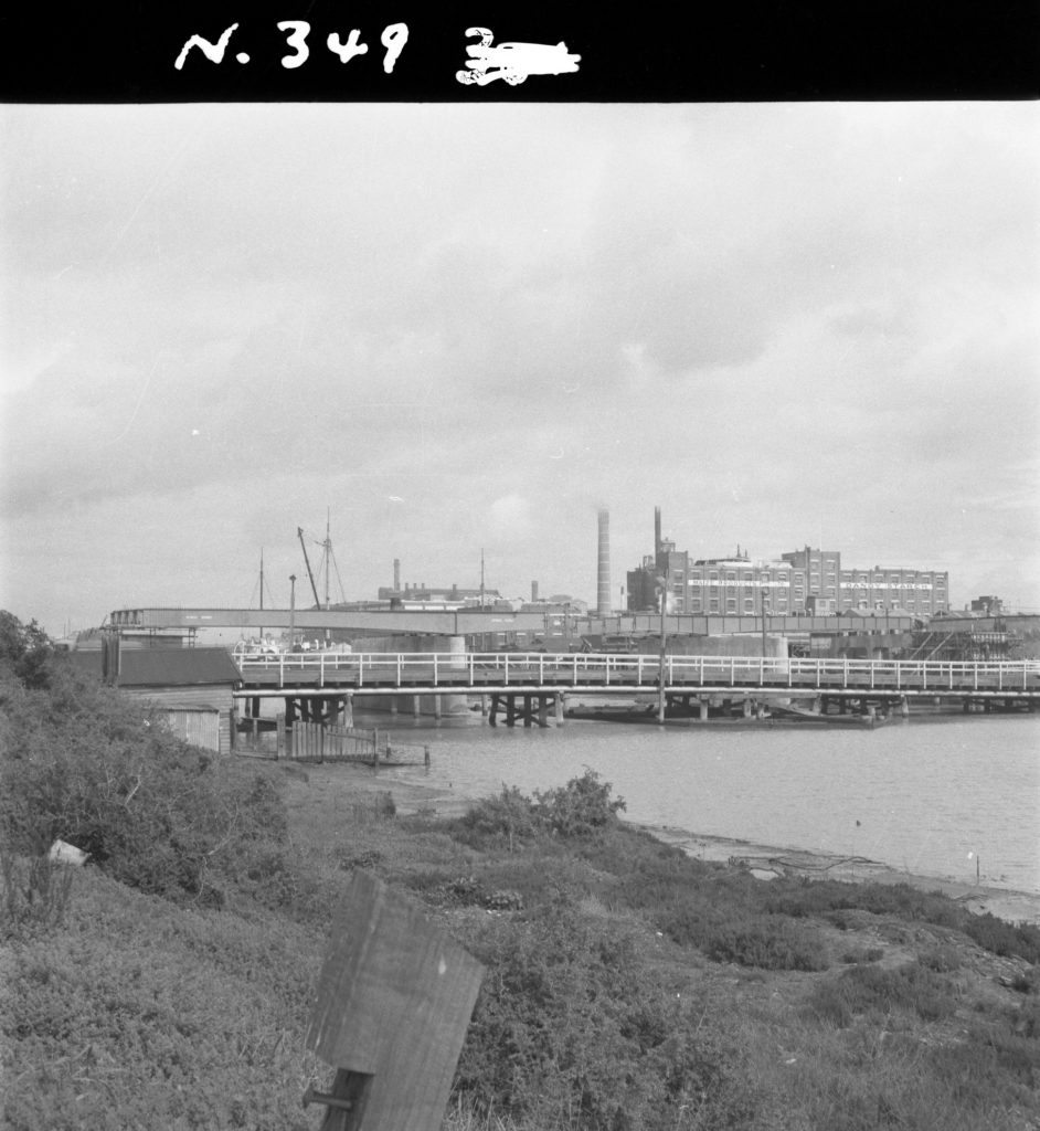 N349 Image showing construction of the Shepherd Bridge overpass