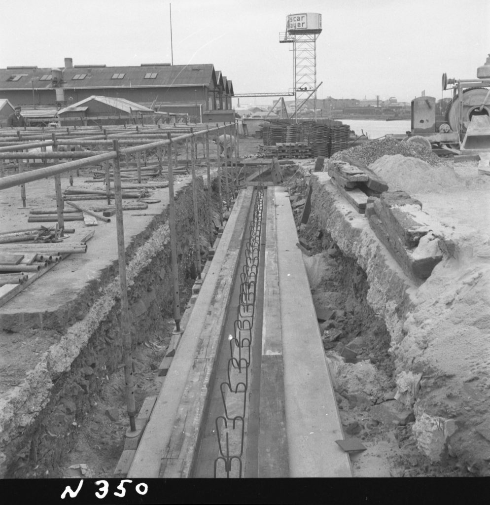 N350 Image showing construction of the Shepherd Bridge overpass