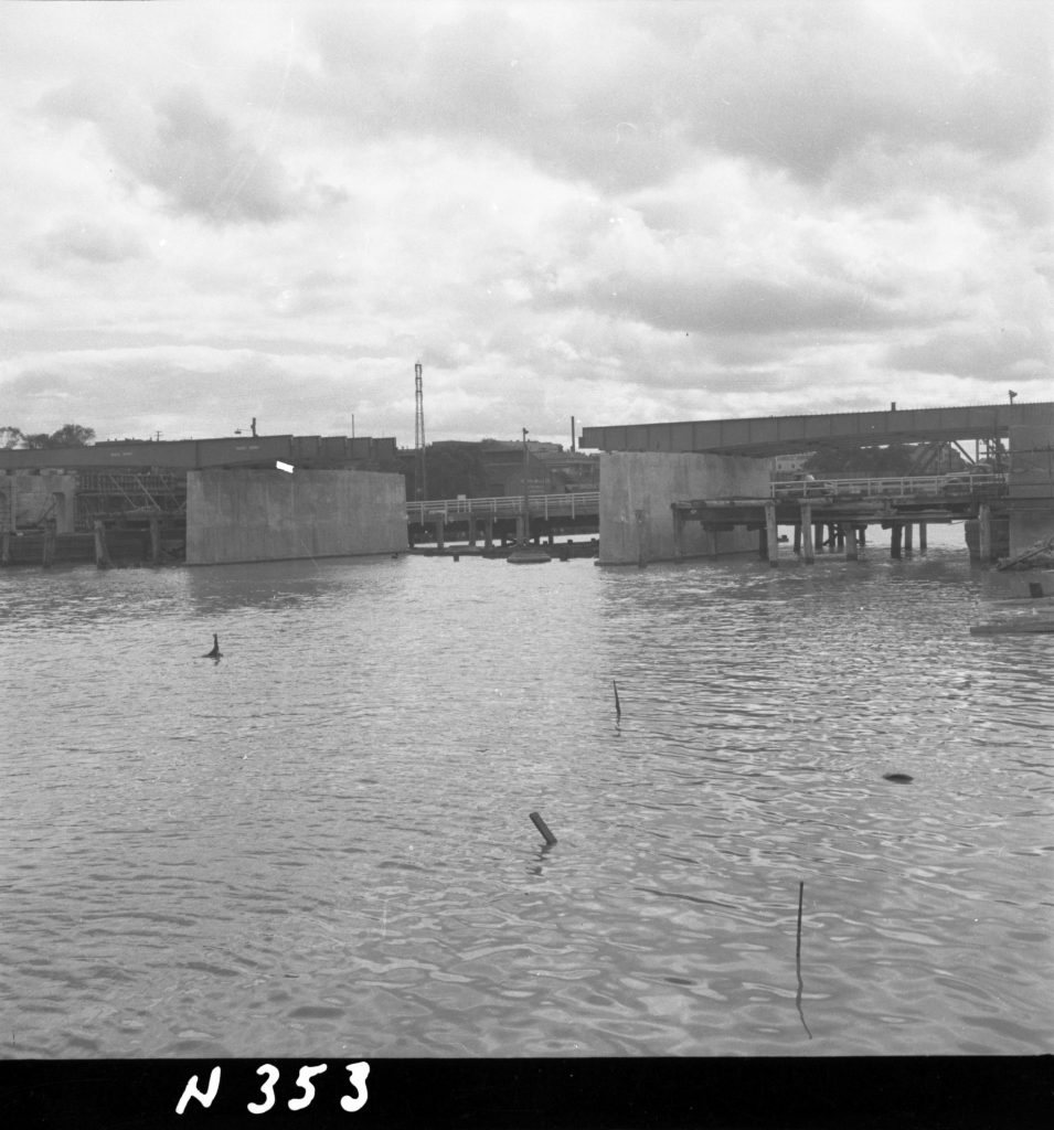 N353 Image showing construction of the Shepherd Bridge overpass