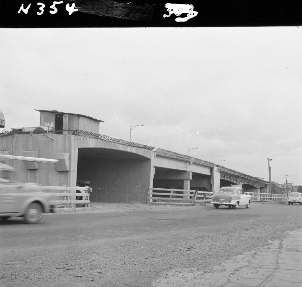 N354 Image showing construction of the Shepherd Bridge overpass