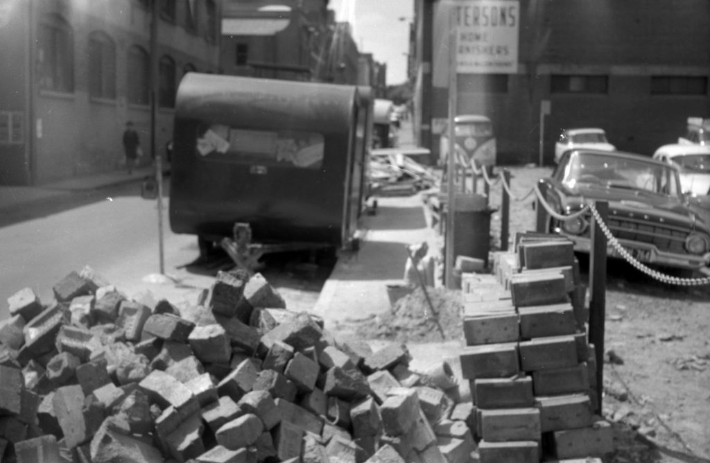 N607 Image showing Postmaster-General (P.M.G.) works on Little Bourke Street