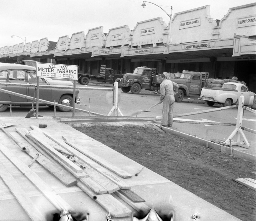 N645 Image showing construction of a concrete roundabout and traffic island near the Queen Victoria Market