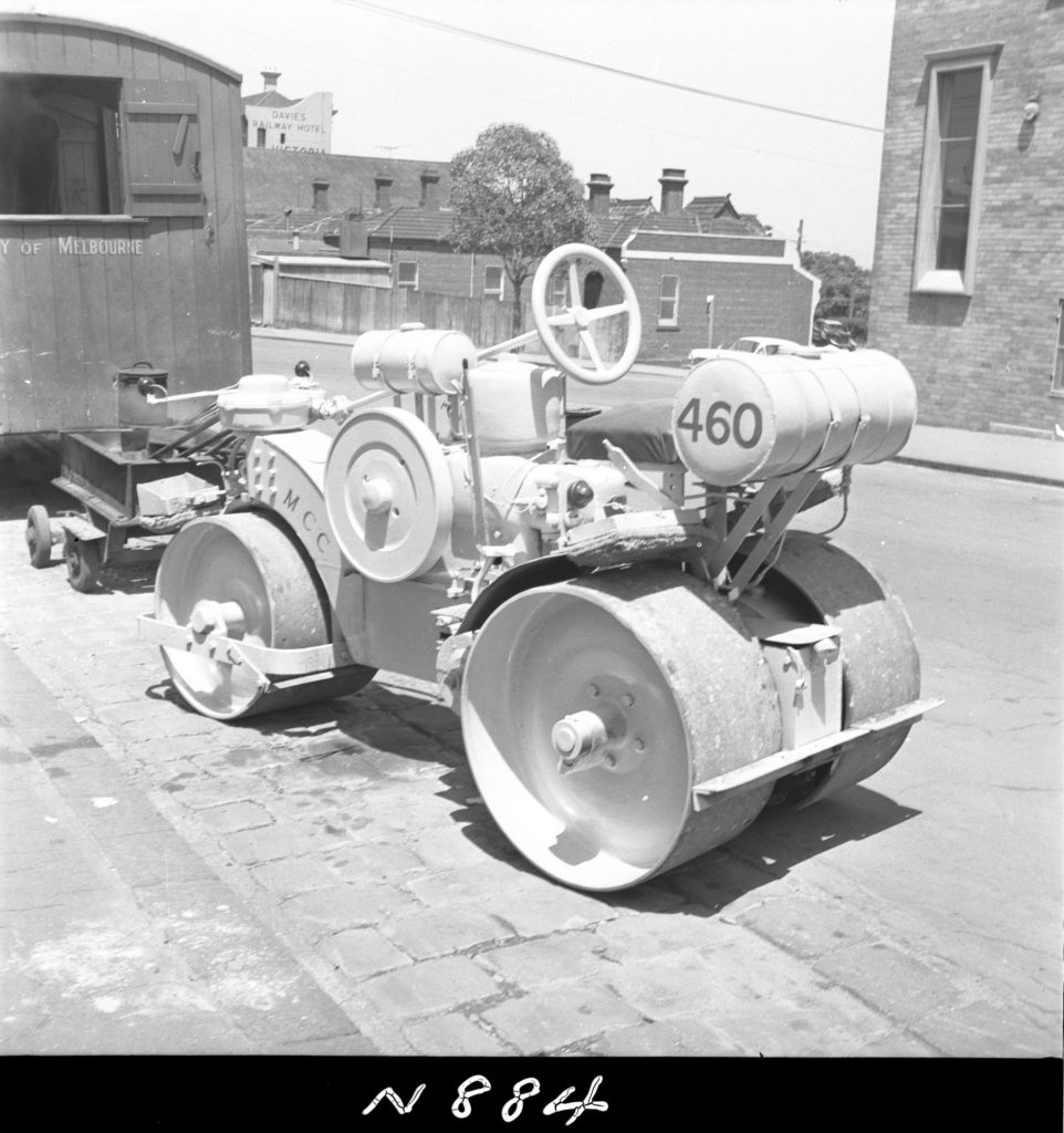 N884 Image of a footpath roller