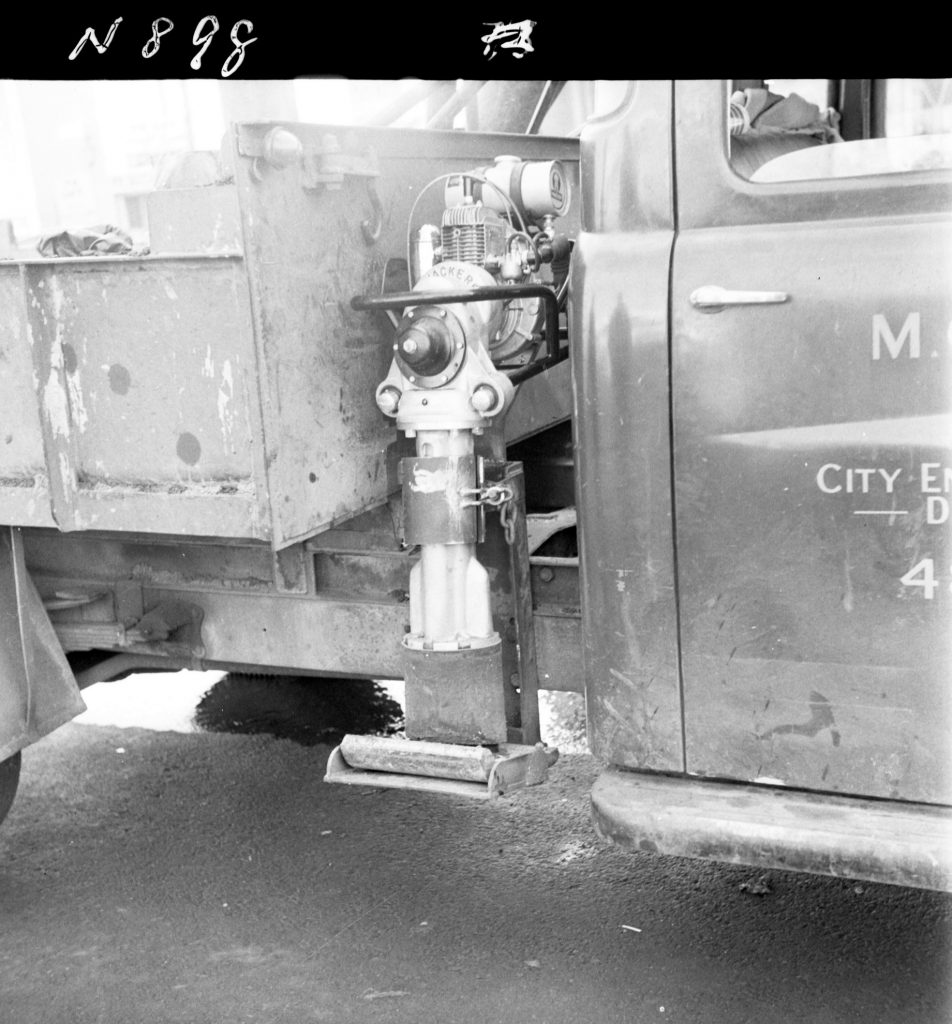 N898 Image showing a wacker tamper in position for transportation