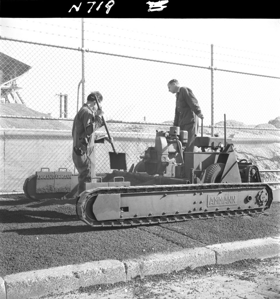 N719 Image showing an Amman footpath paver in operation