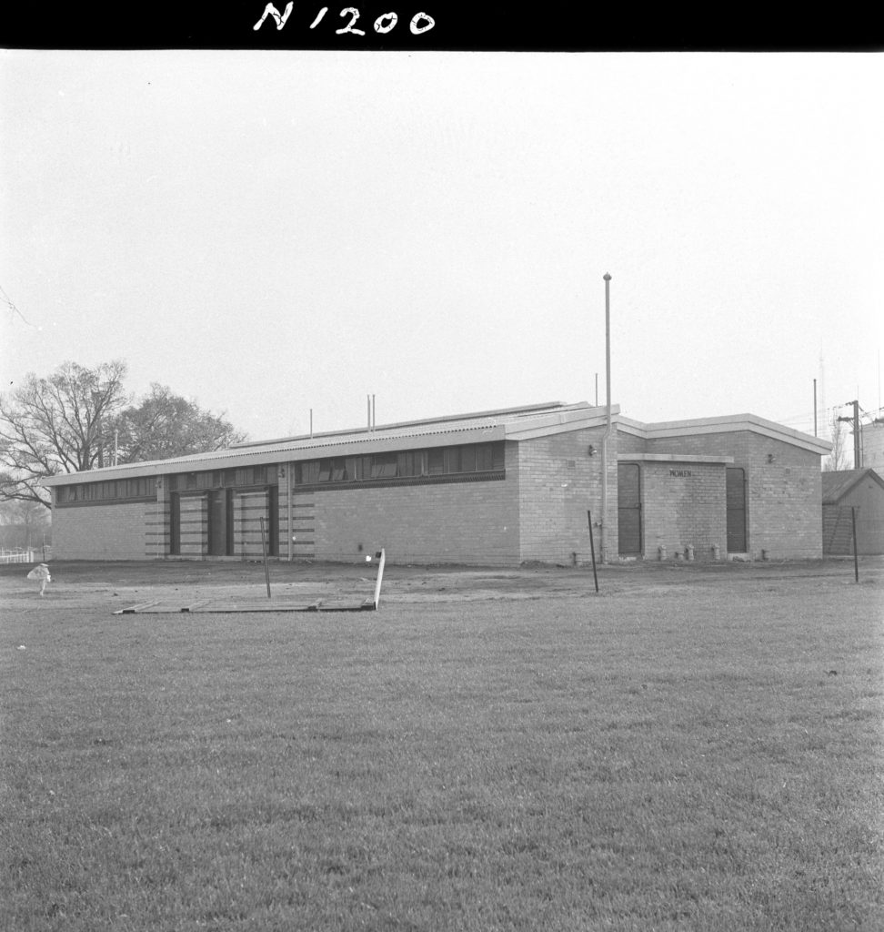 N1200 Image showing the amenities block at Yarra Park car park