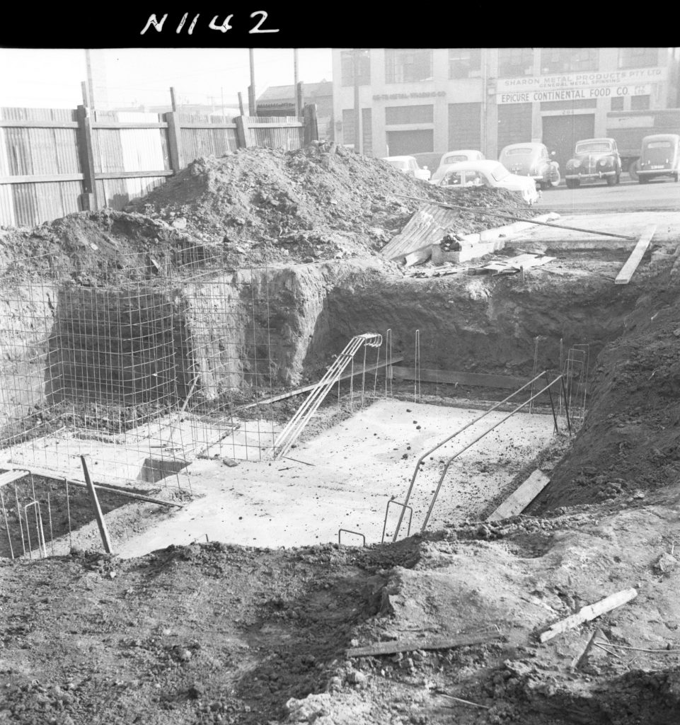 N1142 Image showing construction of a weighbridge on Dudley Street