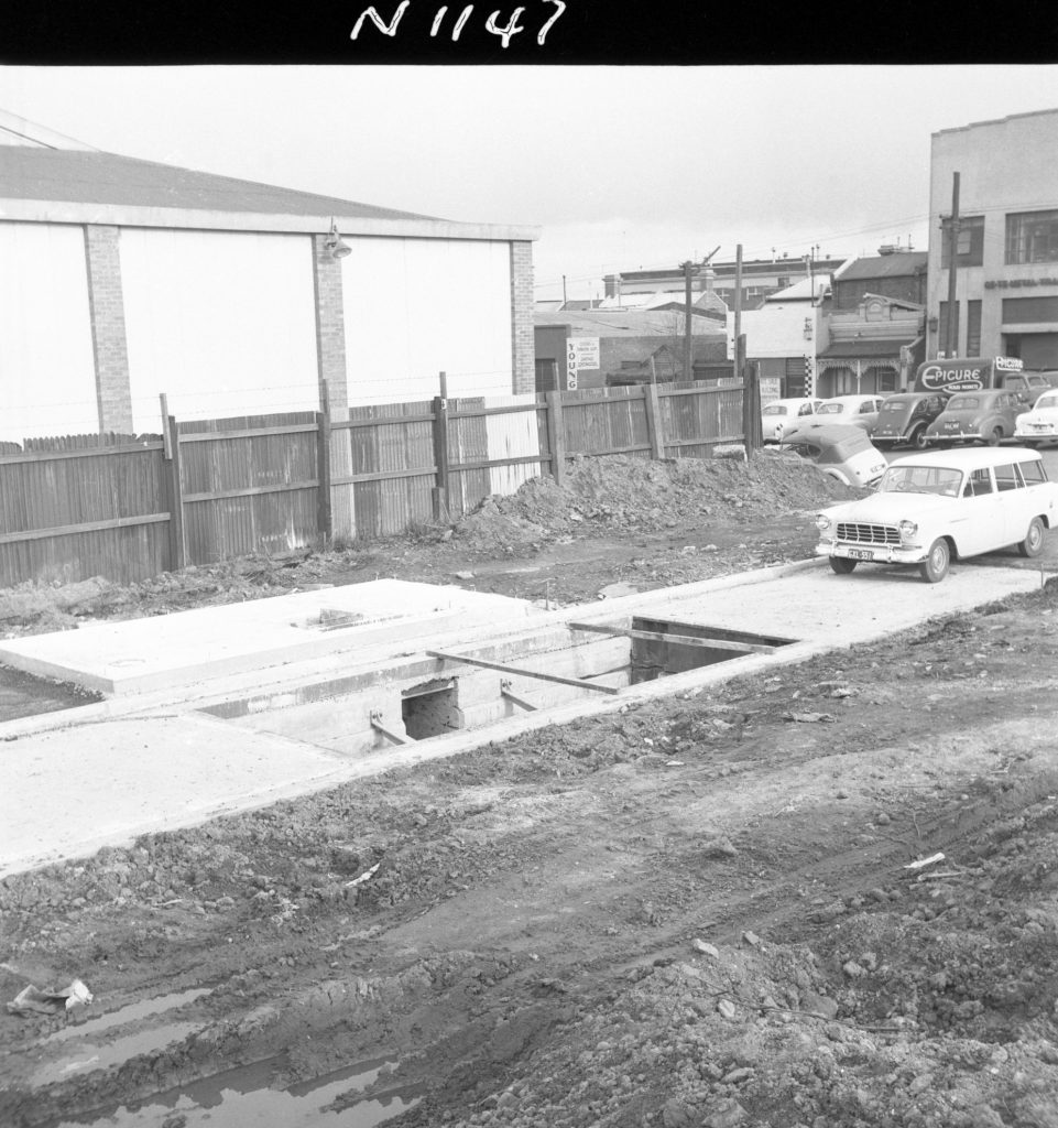 N1147 Image showing construction of a weighbridge on Dudley Street