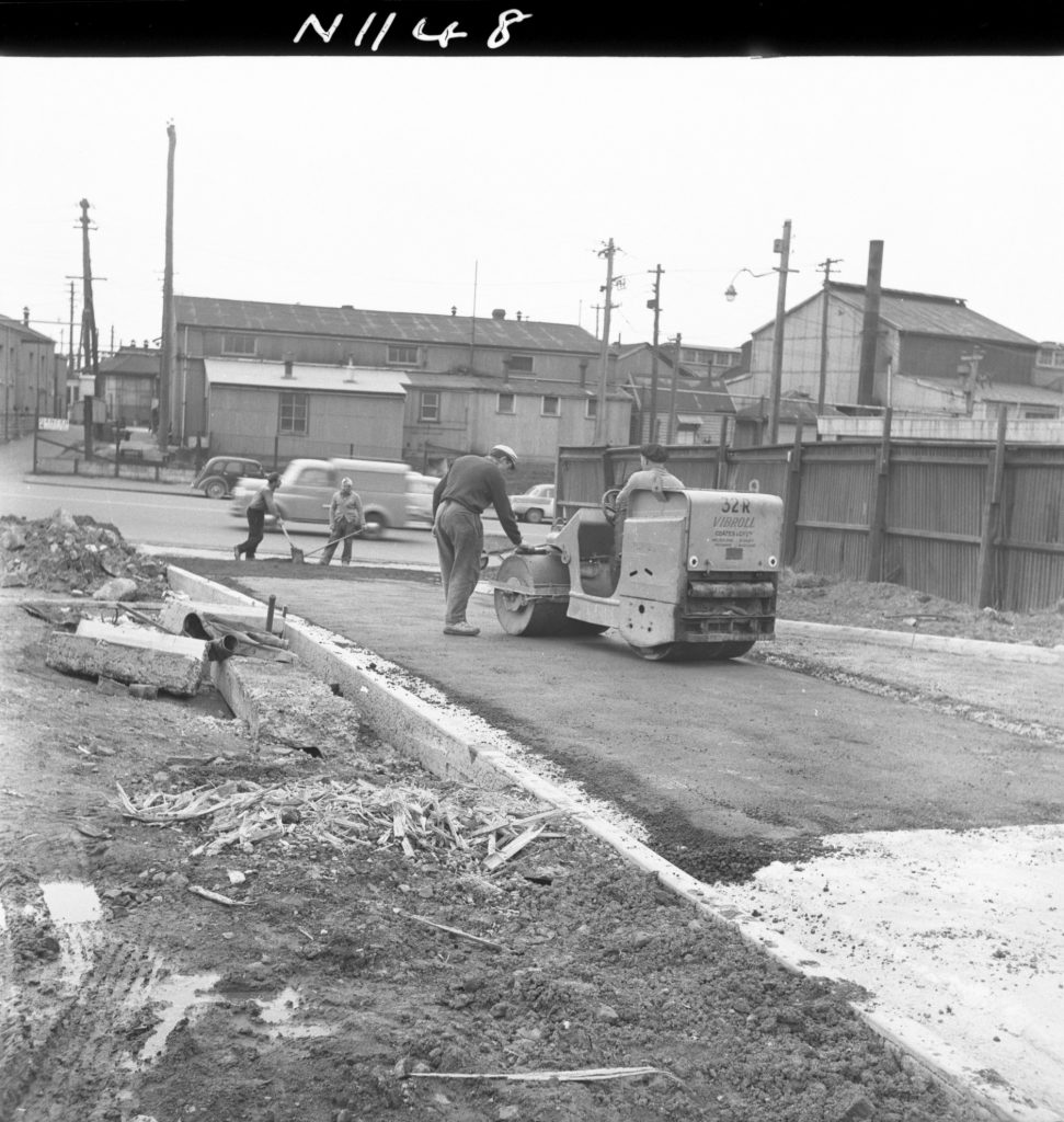 N1148 Image showing construction of a weighbridge on Dudley Street