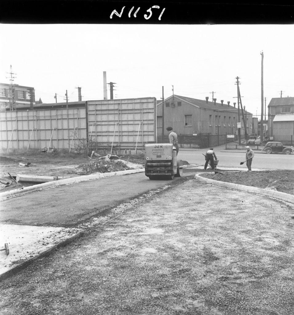 N1151 Image showing construction of a weighbridge on Dudley Street