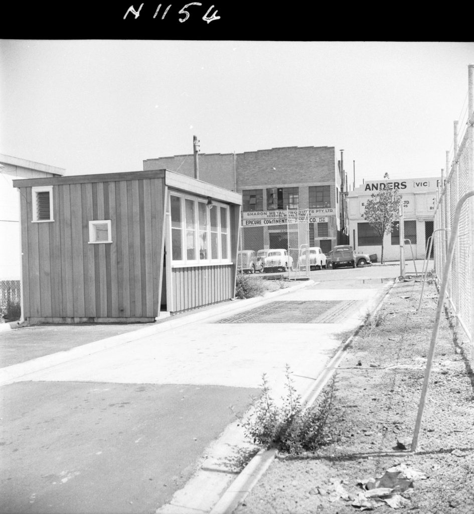 N1154 Image showing a weighbridge on Dudley Street