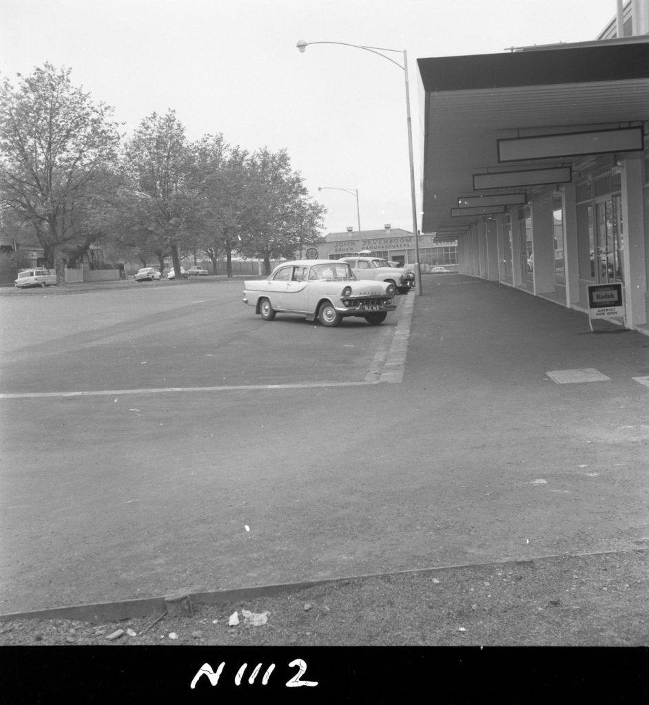 N1112 Image showing footpaths on Melrose Street