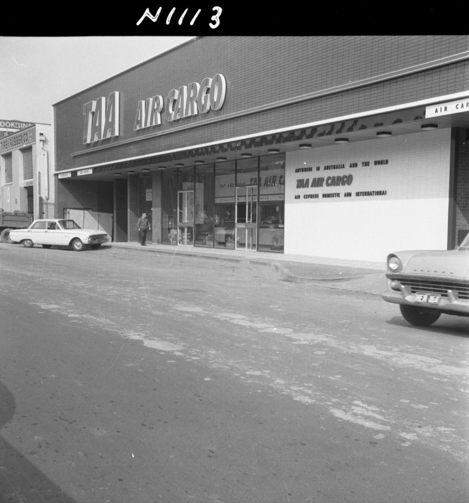 N1113 Image showing footpaths on Therry Street