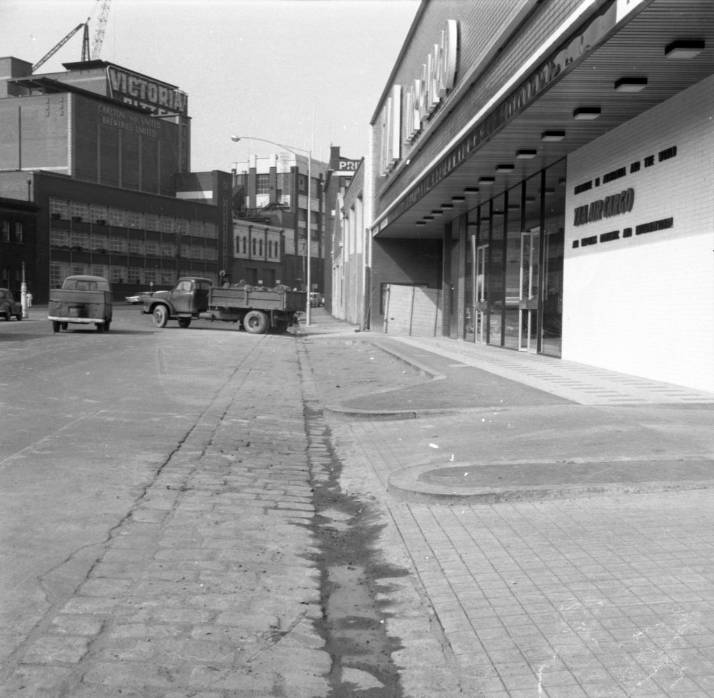 N1114 Image showing footpaths on Therry Street