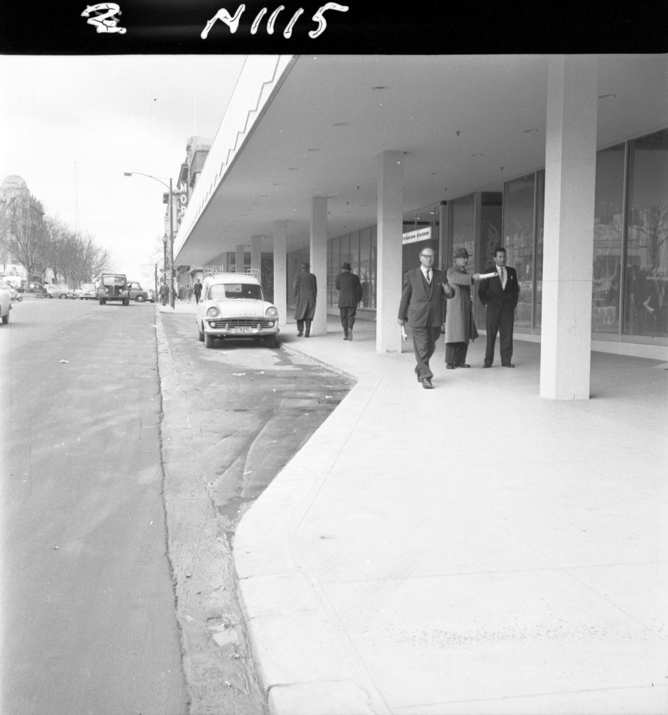 N1115 Image showing the footpath outside Southern Cross Hotel, on Exhibition Street