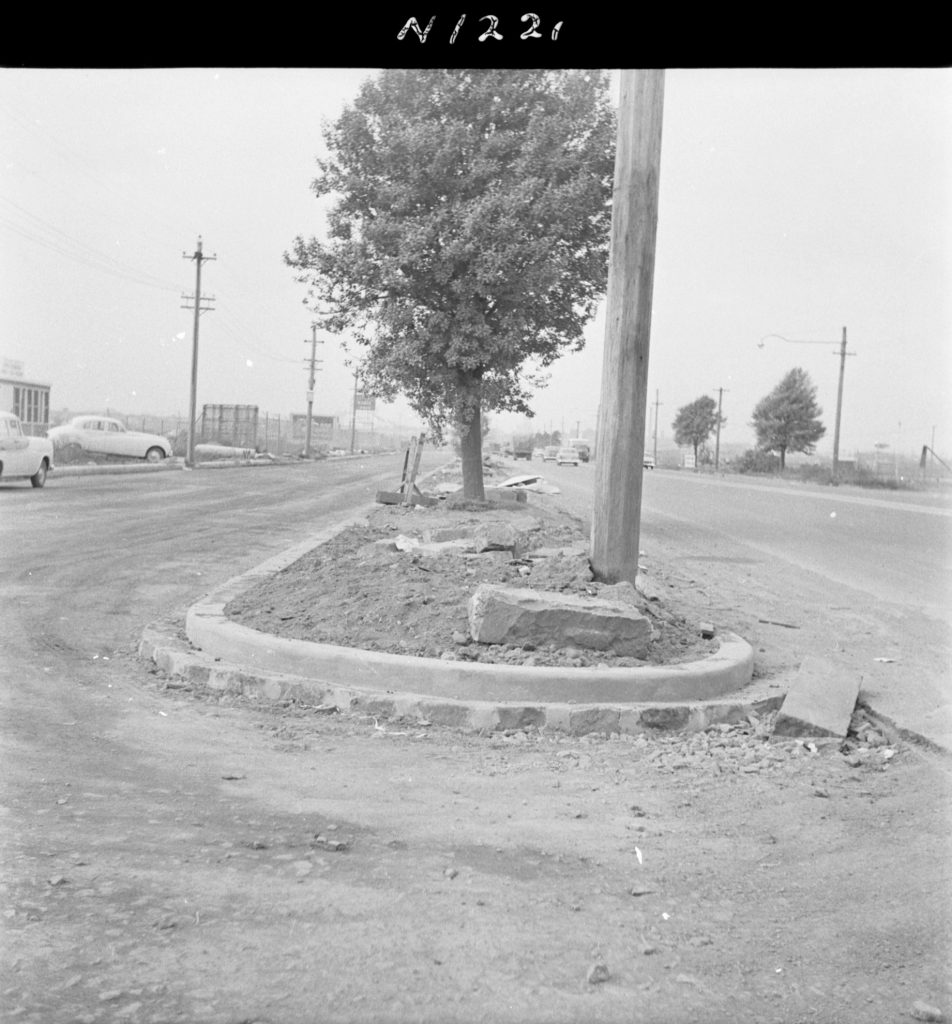 N1221 Image showing channelisation of the Footscray Road north service road