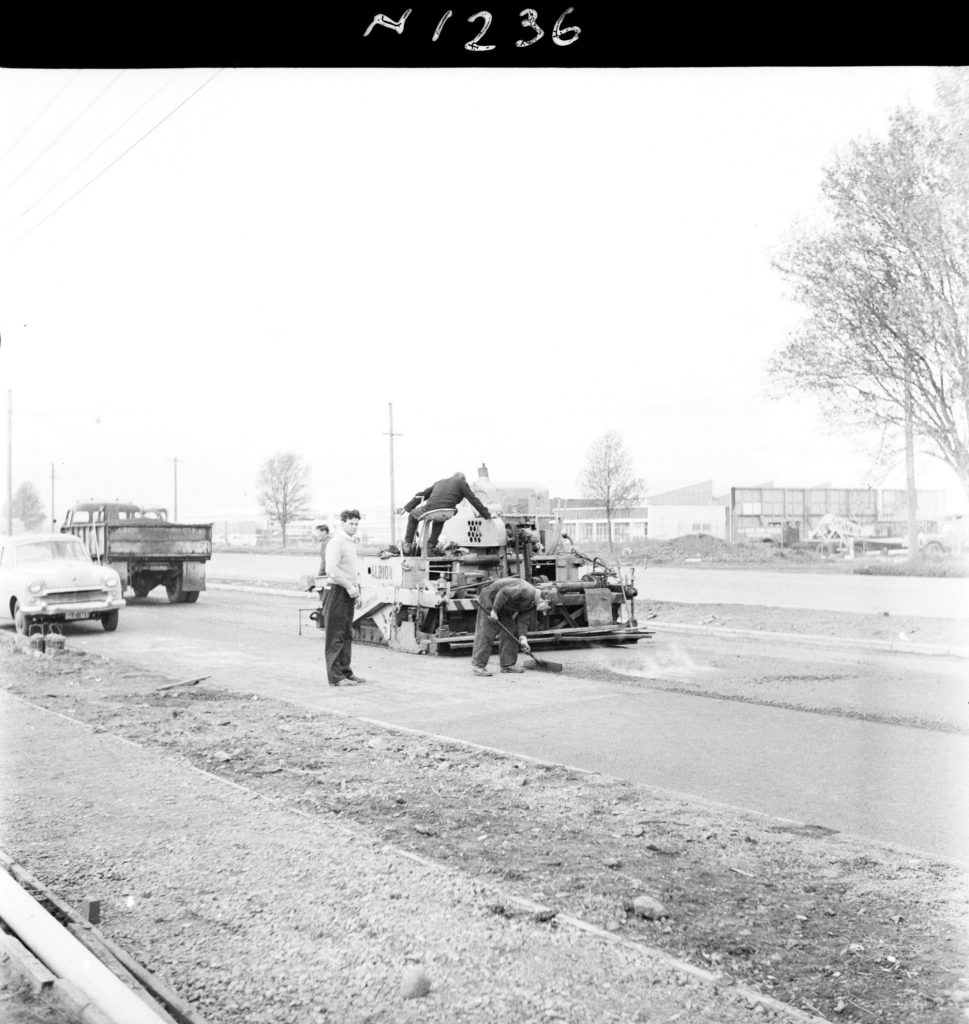 N1236 Image showing construction of Footscray Road