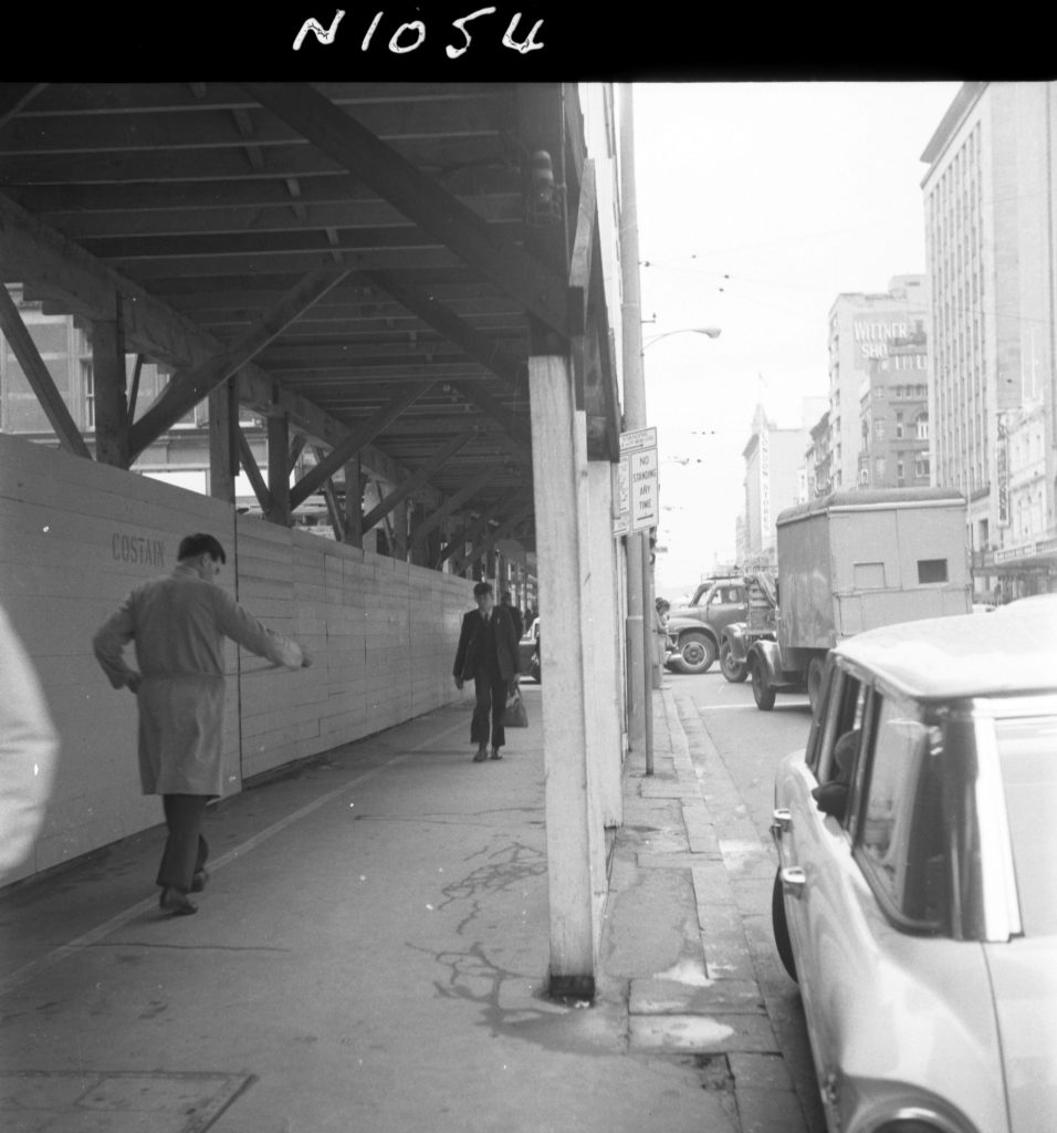 N1054 Image of hoardings around ANZ Bank, on the corner of Elizabeth Street