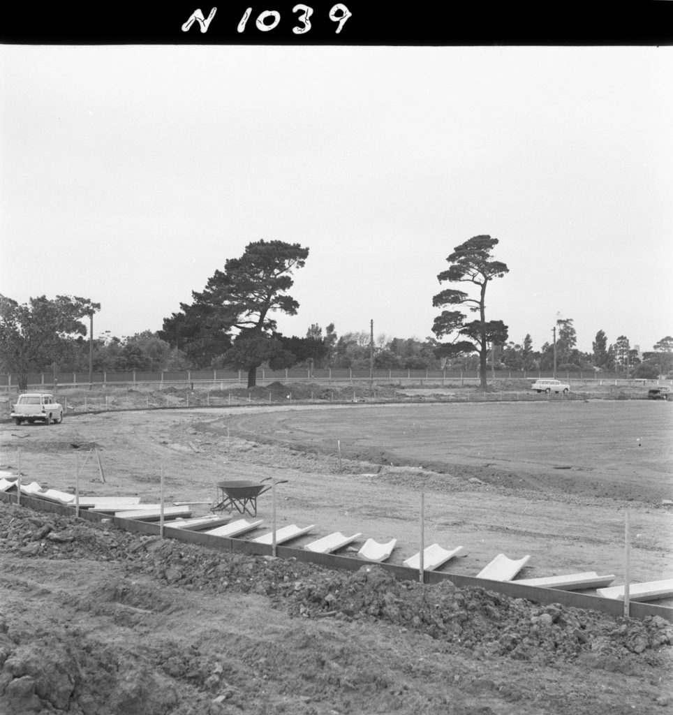 N1039 Image showing construction of the Womens Athletic Ground in Royal Park (with N1040 AND N1041)