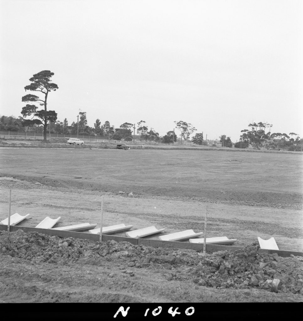 N1040 Image showing construction of the Womens Athletic Ground in Royal Park (with N1039 AND N1041)