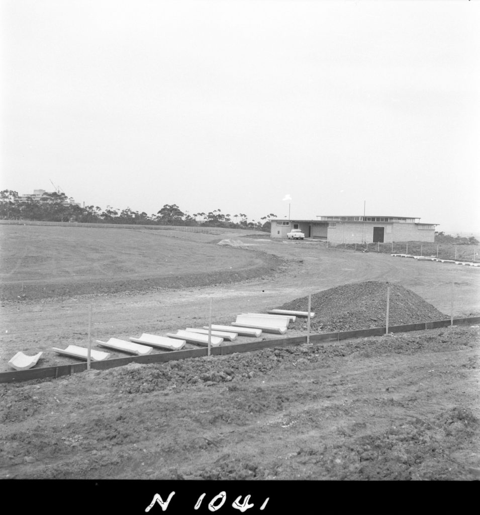 N1041 Image showing construction of the Womens Athletic Ground in Royal Park (with N1039 AND N1040)