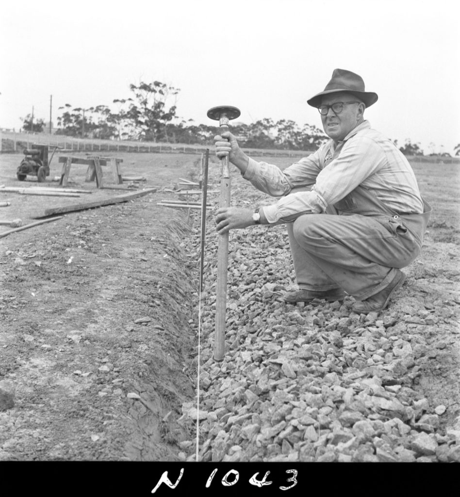 N1043 Image showing construction of the Womens Athletic Ground in Royal Park