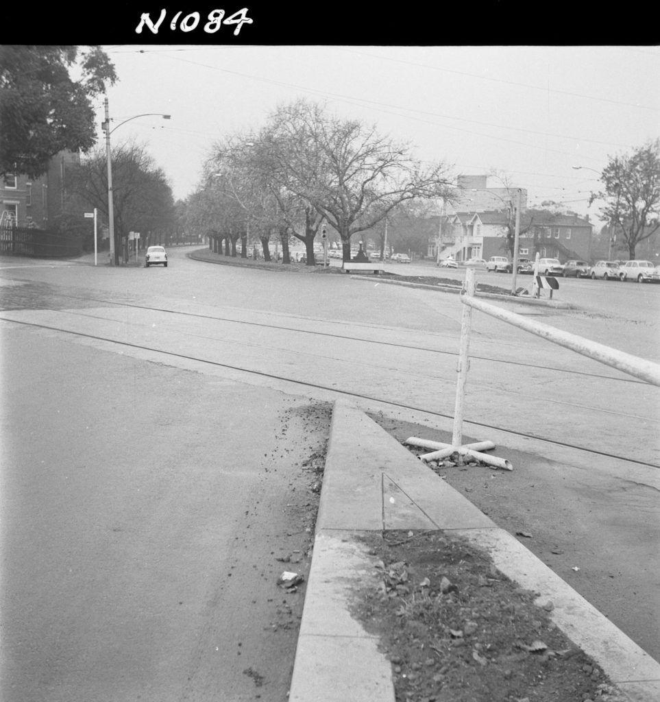 N1084 Image showing the corner of St Kilda Road and Domain Road, looking south