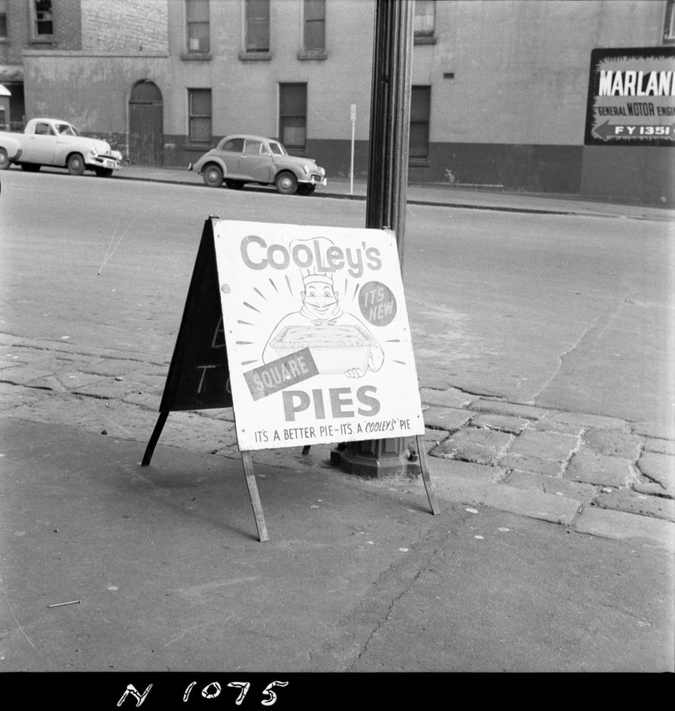 N1075 Image showing a footpath obstruction (Cooley’s pies sign)