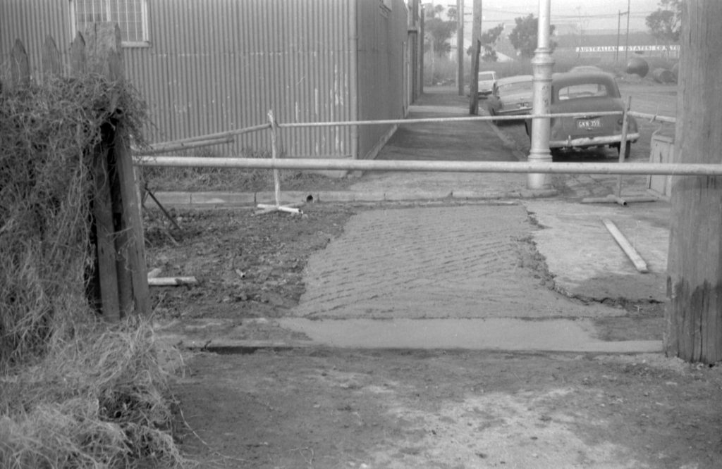 N1078 Image showing repairs to a broken pressure pipeline on Robertson Street