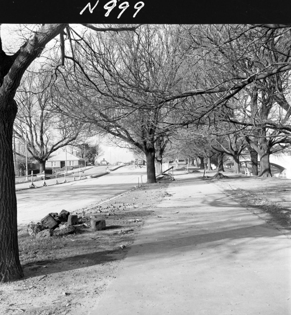 N999 Image showing approaches to Morell Bridge on Batman Avenue