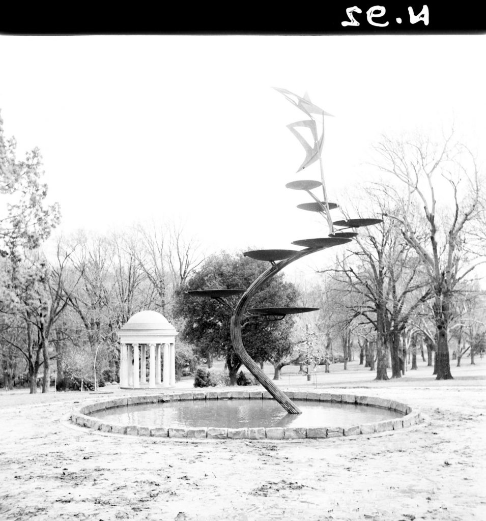 N92 Image of the Dewdrop Fountain in Fitzroy Gardens