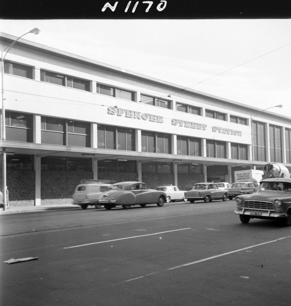 N1170 Image showing traffic and pedestrians outside Spencer Street Station