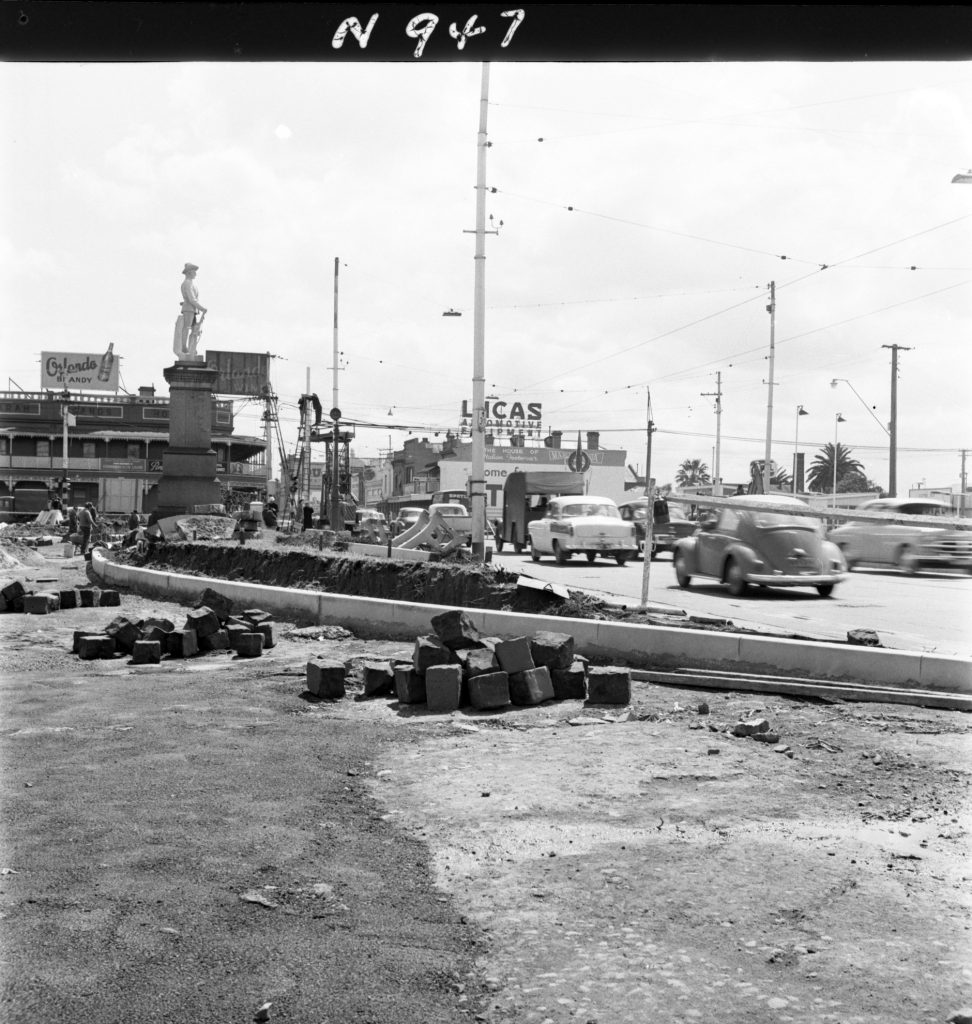 N947 Image showing channelisation on Royal Parade and Park Street