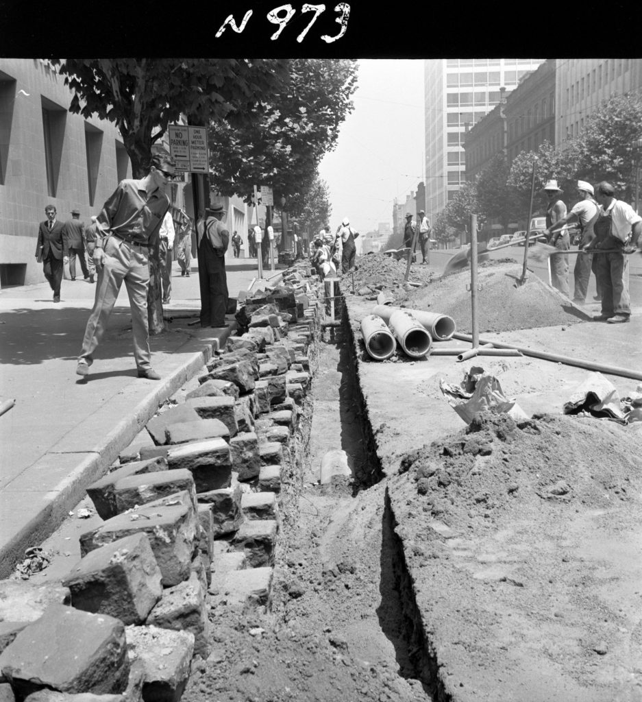 N973 Image showing installation of a 9″ stormwater drain on Bourke Street