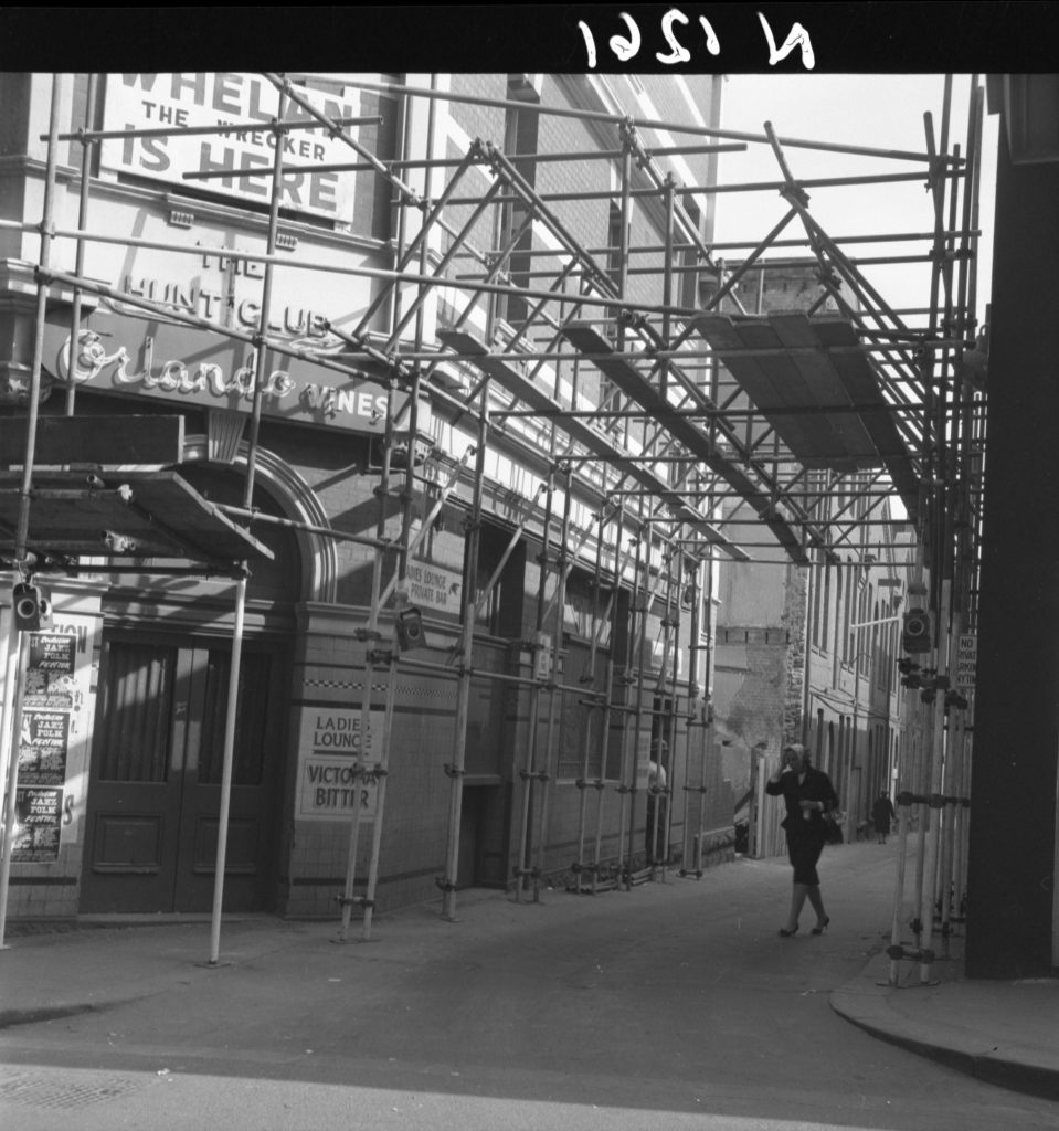 N1261 Image showing demolition of the Hunt Club Hotel for Melbourne City Council