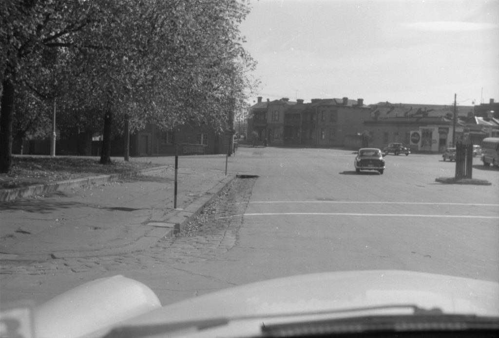 35A-2d Image of a school crossing in North Melbourne